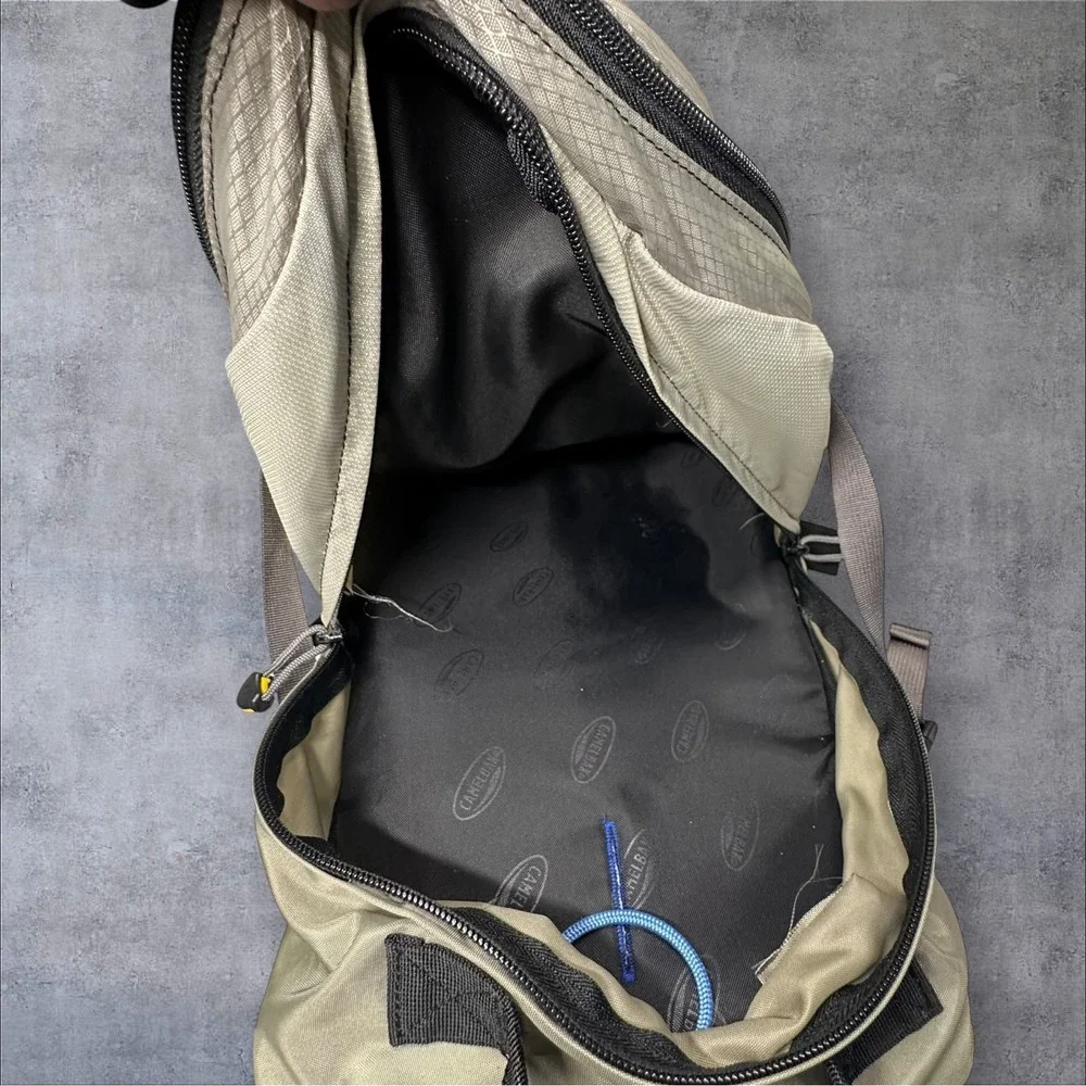 Camelbak‎ H.A.W.G Hawg Backpack Hydration Pack Omega Reservoir Gray/Red